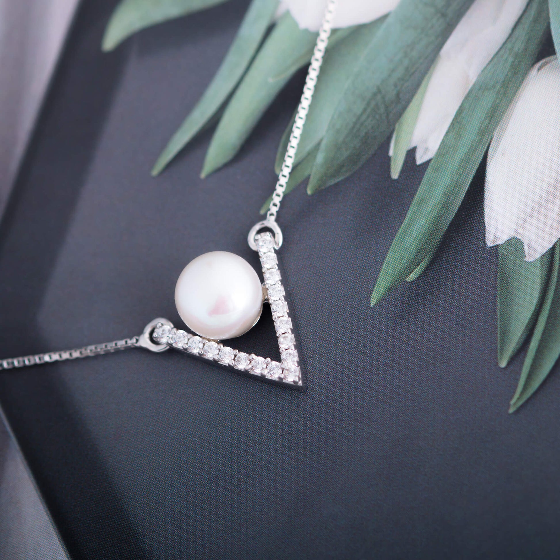 Molah 925 Silver Cultured Freshwater Pearl and Cubic Zirconia Chevron Necklace