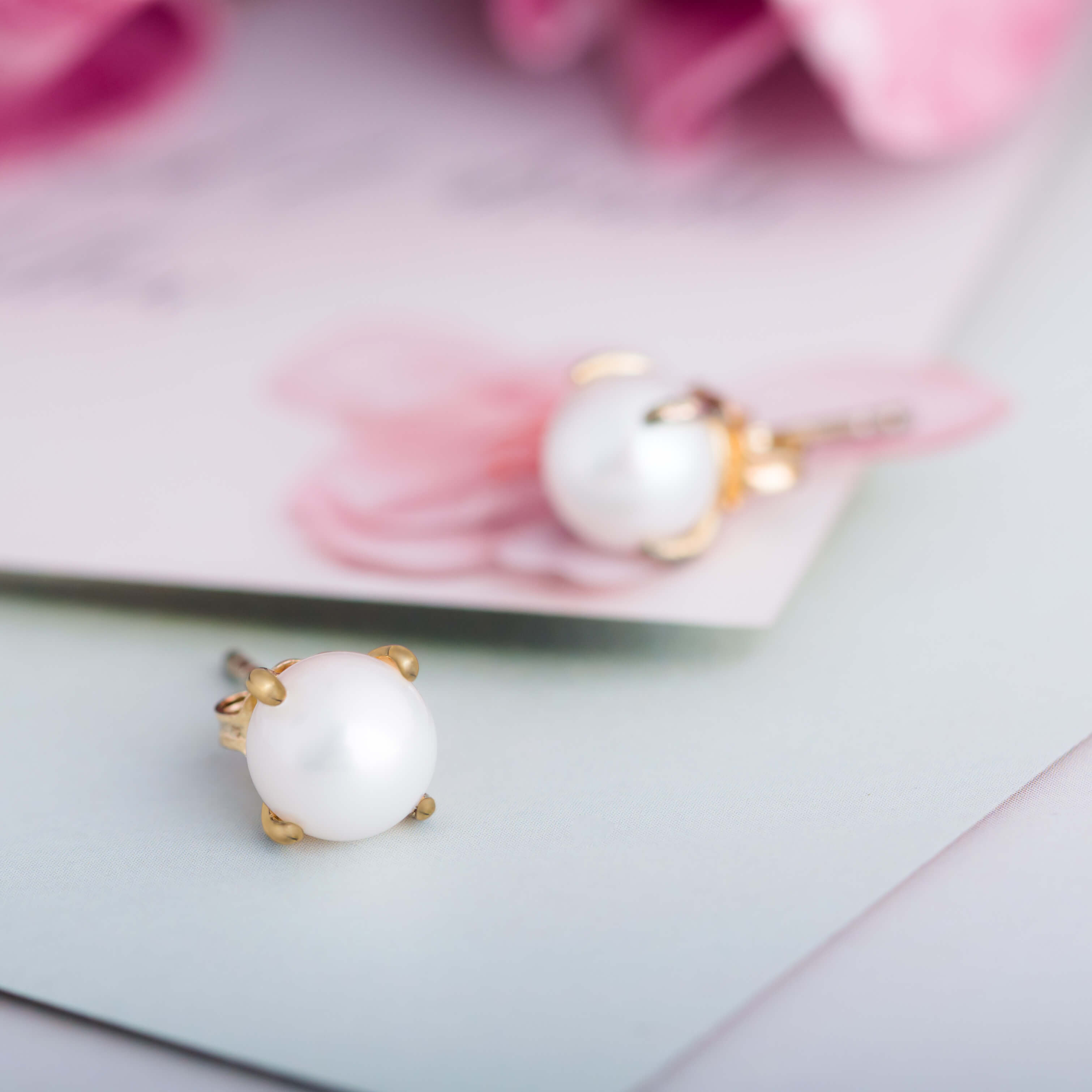 MOLAH Yellow Gold Plated 925 Silver Cultured Freshwater Pearl Stud Earrings
