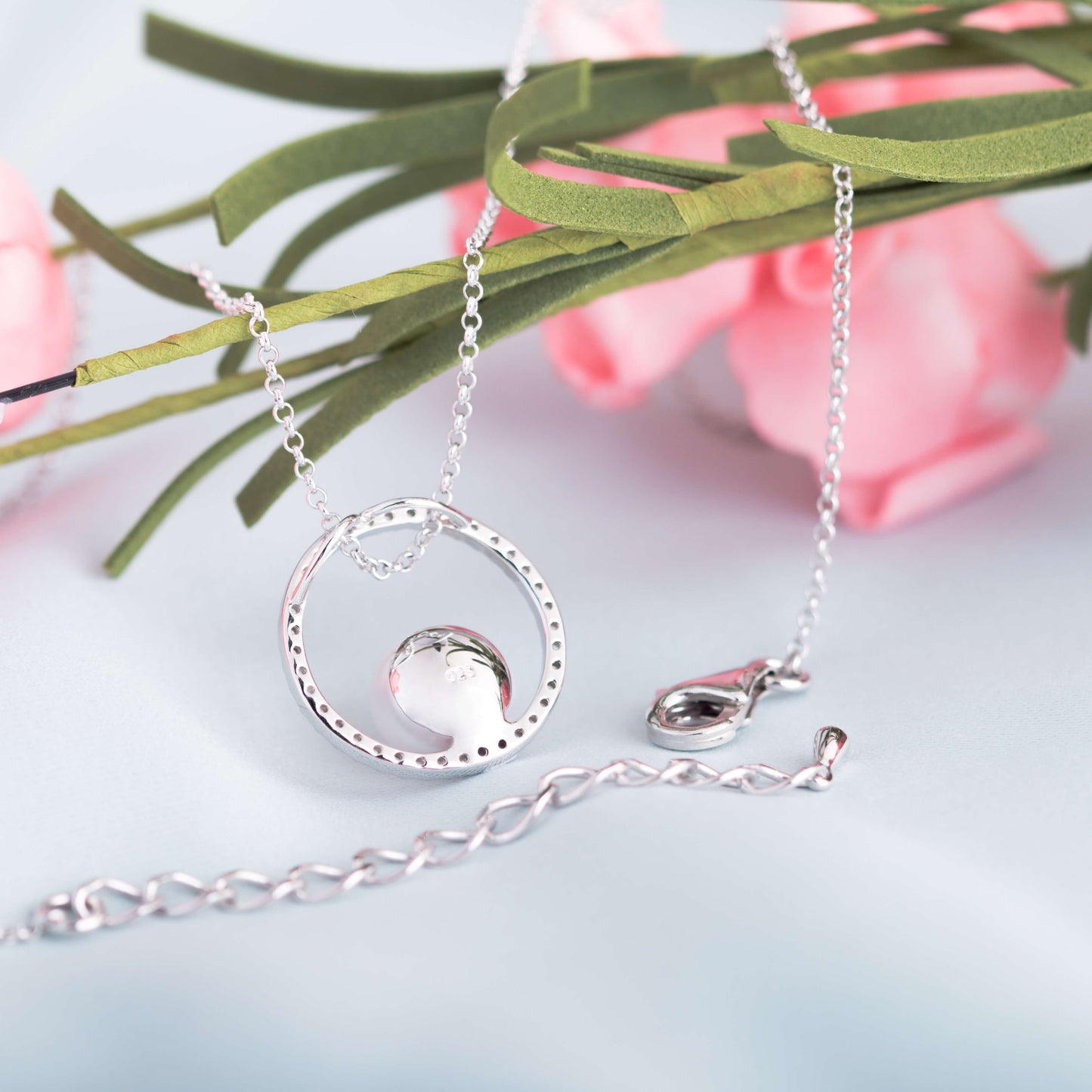 Molah 925 Silver Cultured Freshwater Pearl and Cubic Zirconia Circle Pendant Necklace