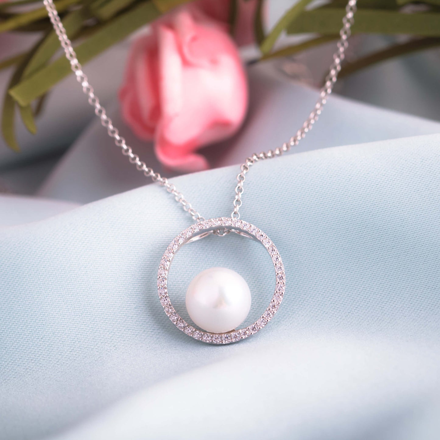 Molah 925 Silver Cultured Freshwater Pearl and Cubic Zirconia Circle Pendant Necklace