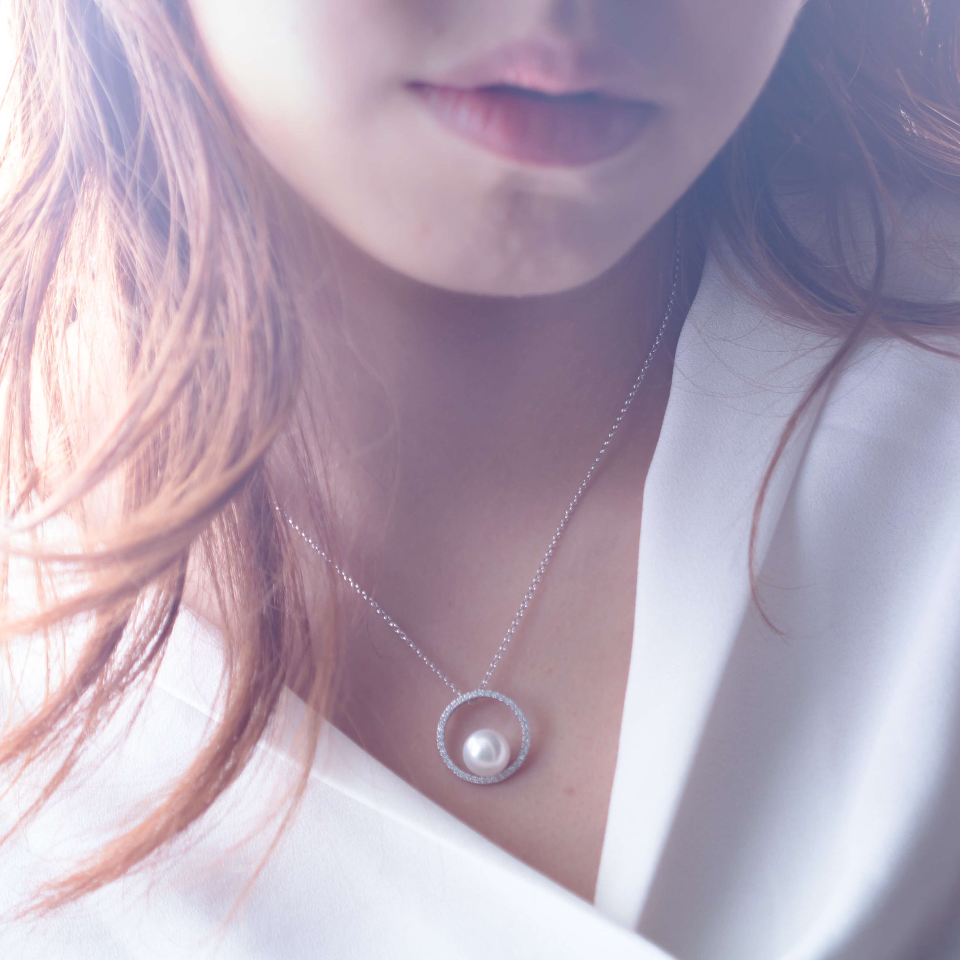 Molah 925 Silver Cultured Freshwater Pearl and Cubic Zirconia Circle Pendant Necklace